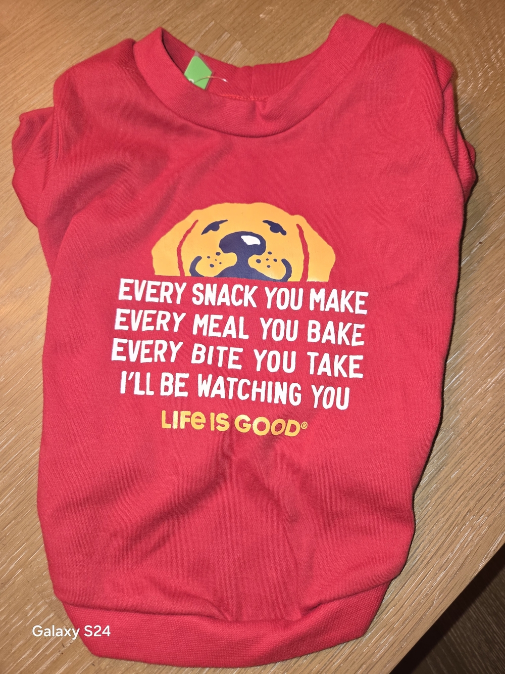 Life Is Good Red Dog Tee with Yellow Dog Graphic Sz M NWOT